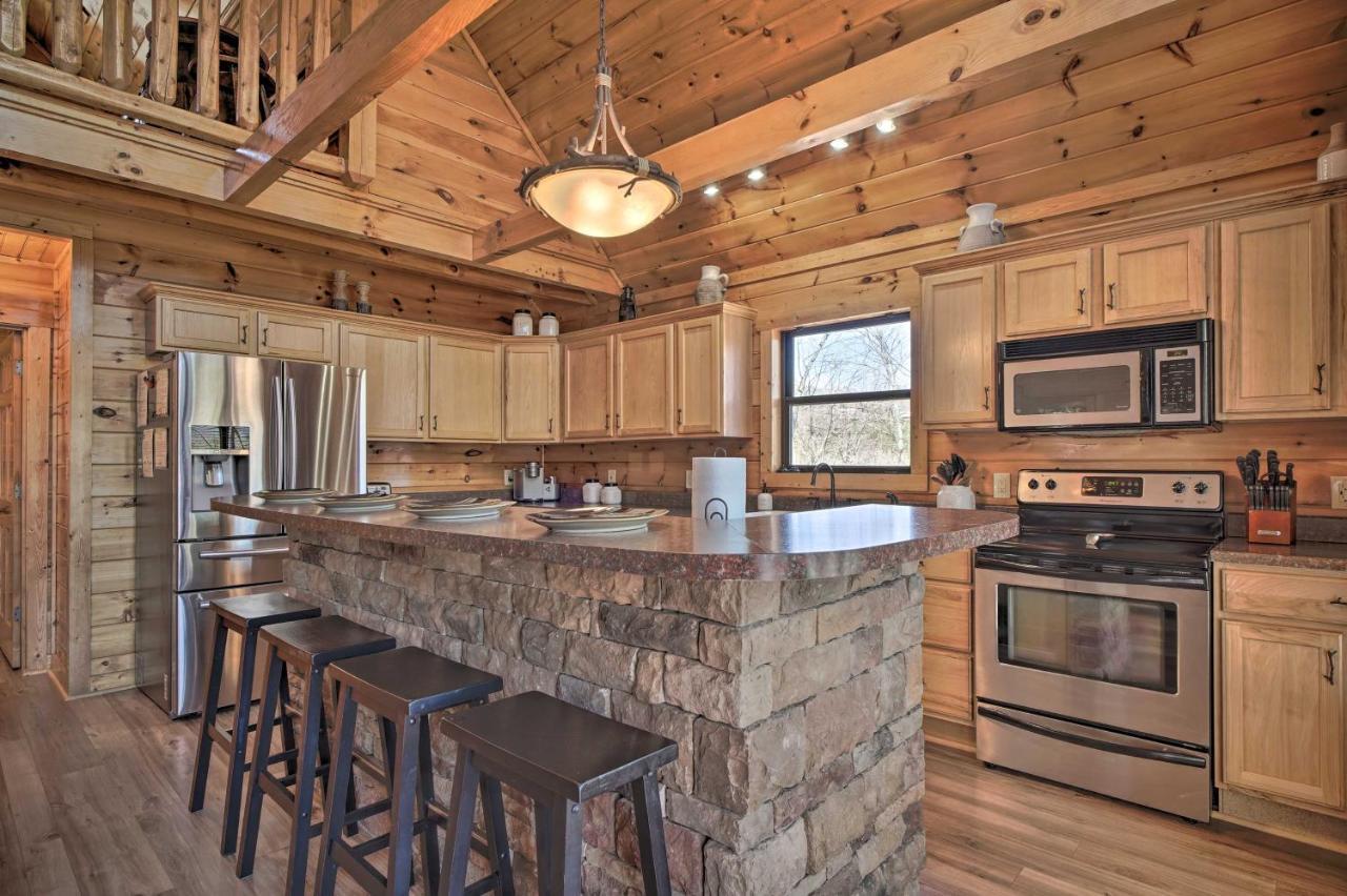 Hatcher Mtn Retreat Sevierville Cabin With Hot Tub! Bagian luar foto