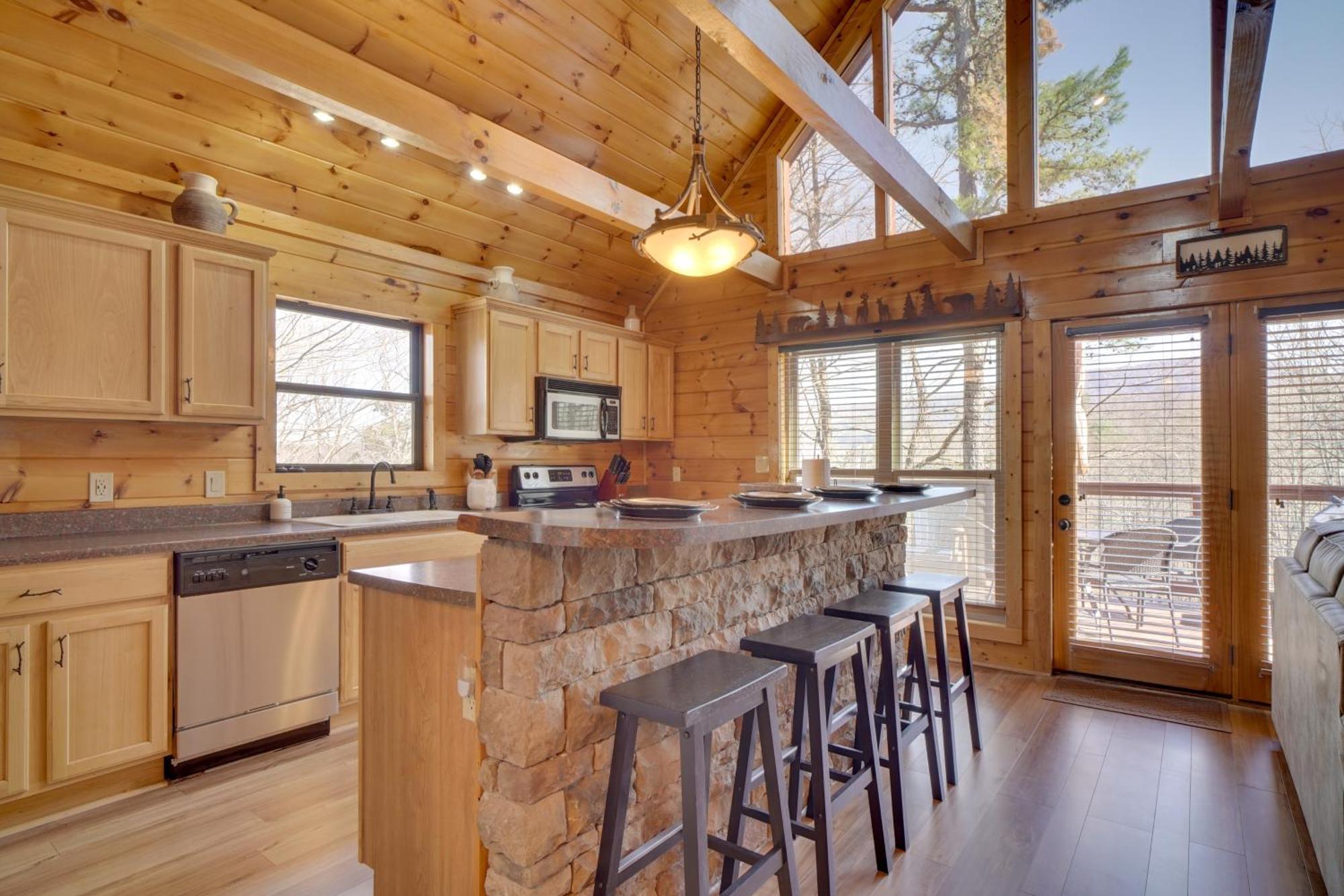 Hatcher Mtn Retreat Sevierville Cabin With Hot Tub! Bagian luar foto