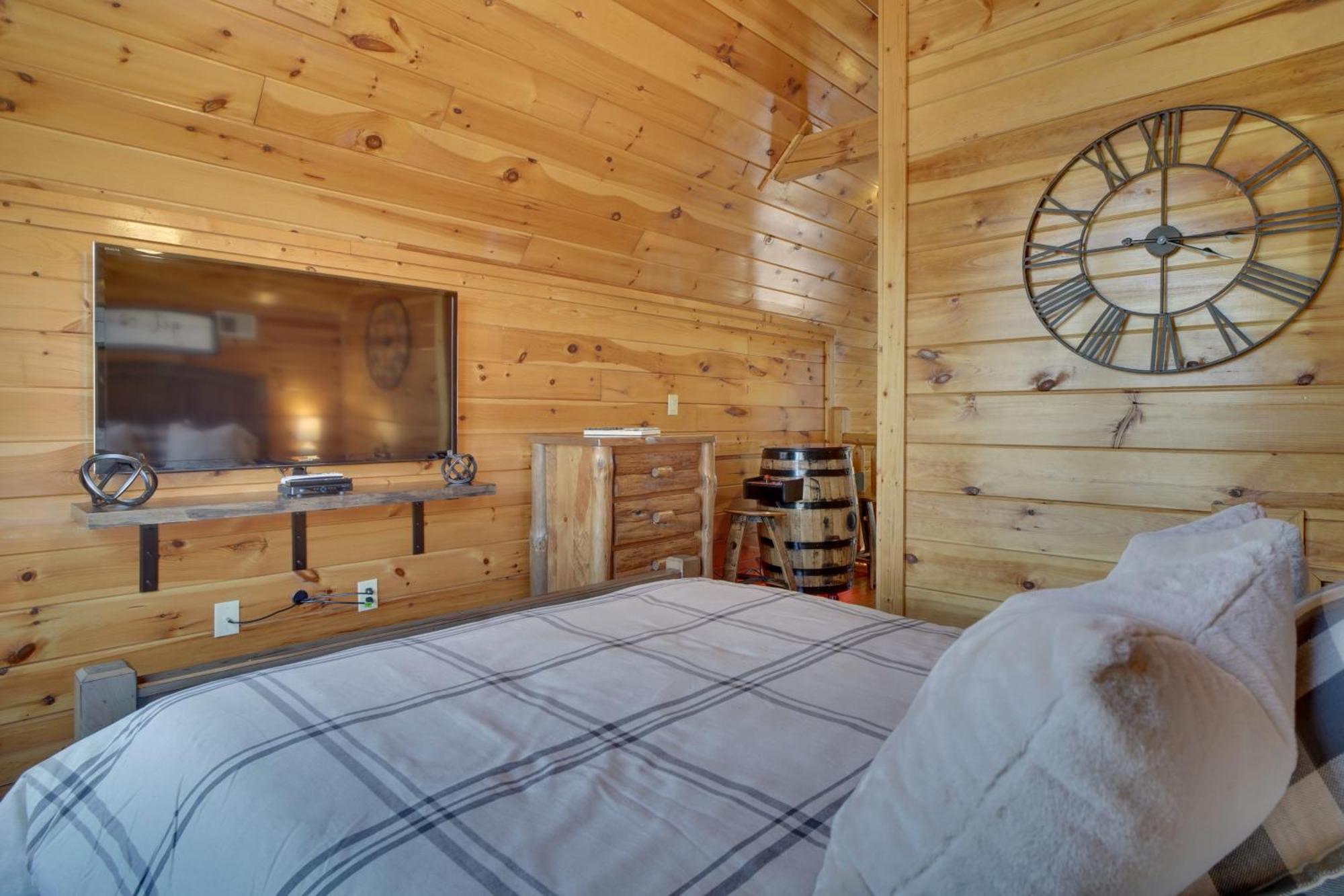 Hatcher Mtn Retreat Sevierville Cabin With Hot Tub! Bagian luar foto