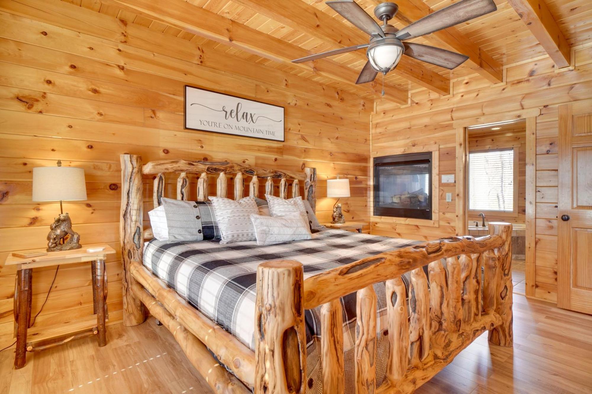 Hatcher Mtn Retreat Sevierville Cabin With Hot Tub! Bagian luar foto