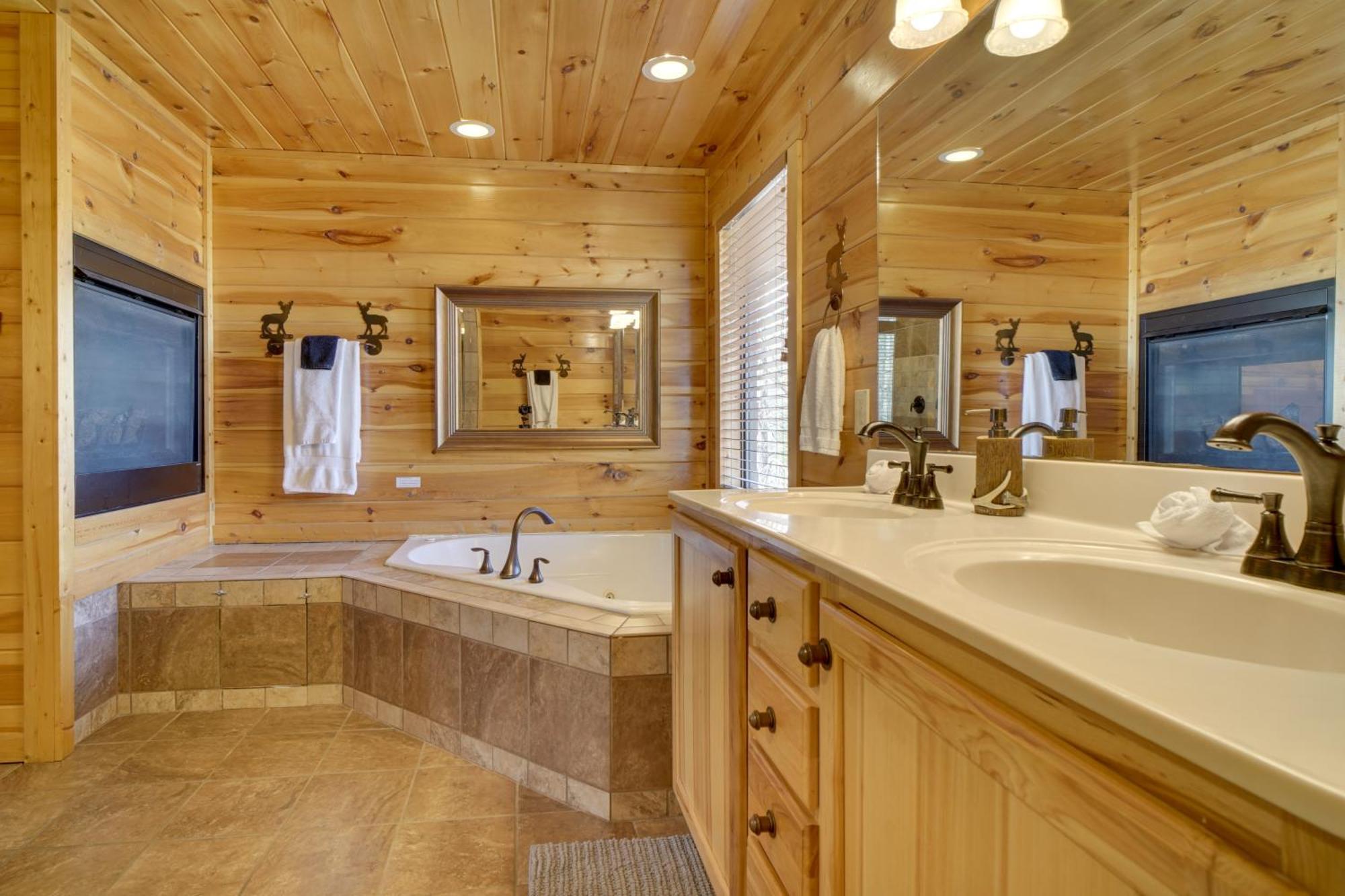 Hatcher Mtn Retreat Sevierville Cabin With Hot Tub! Bagian luar foto