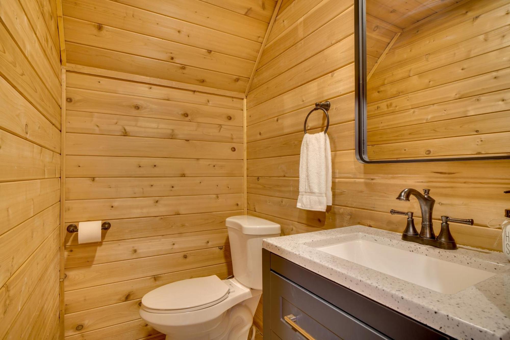 Hatcher Mtn Retreat Sevierville Cabin With Hot Tub! Bagian luar foto