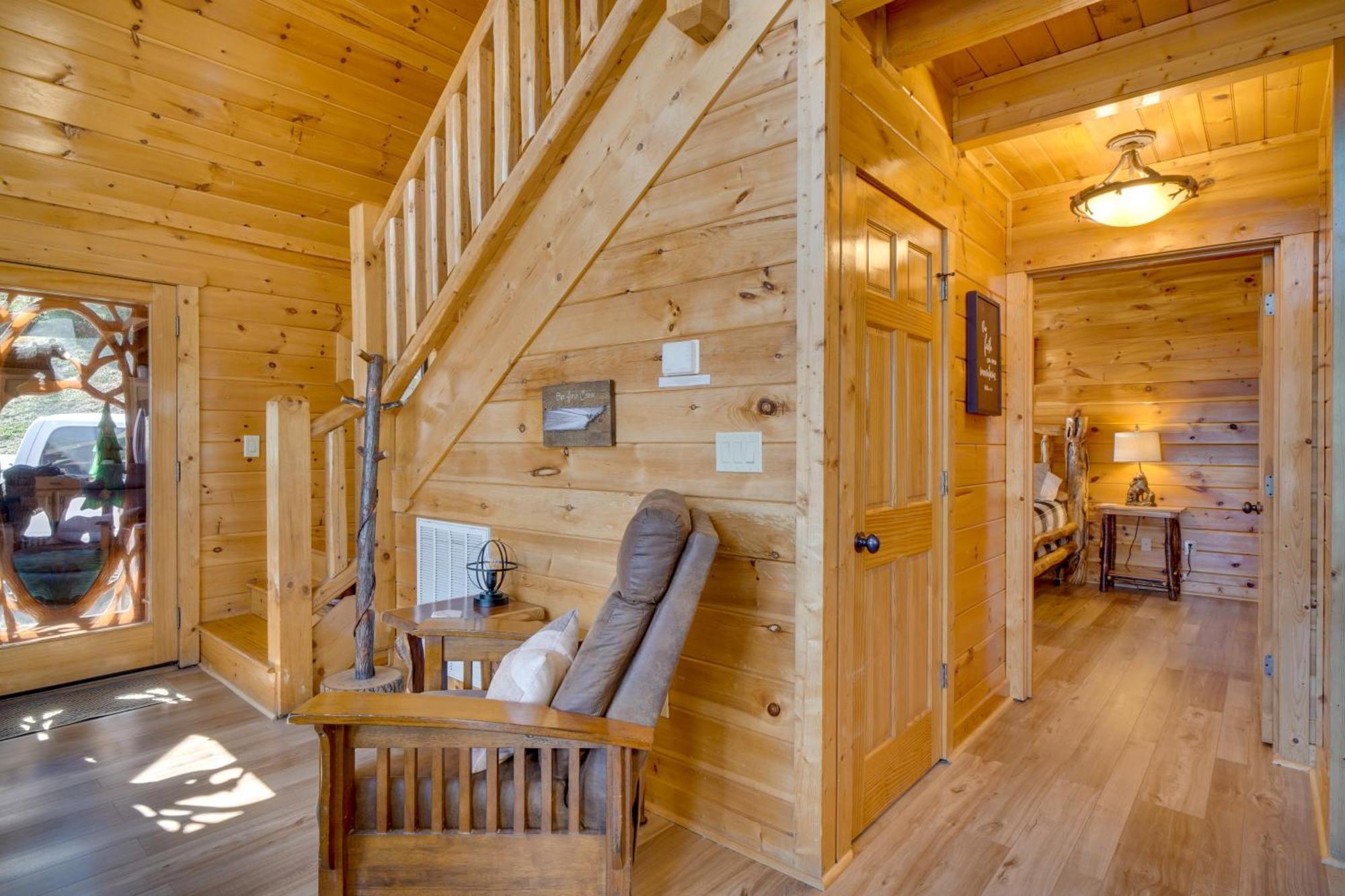 Hatcher Mtn Retreat Sevierville Cabin With Hot Tub! Bagian luar foto